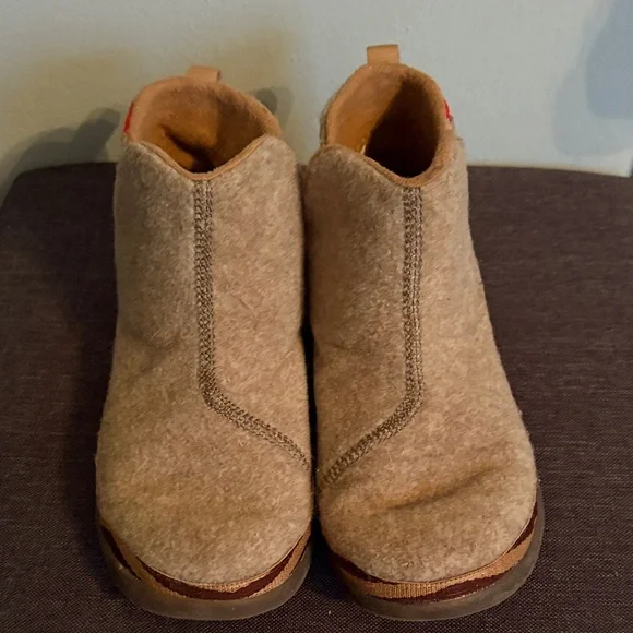 Chaco Tan Slip-On Shoes - Picture 1 of 6